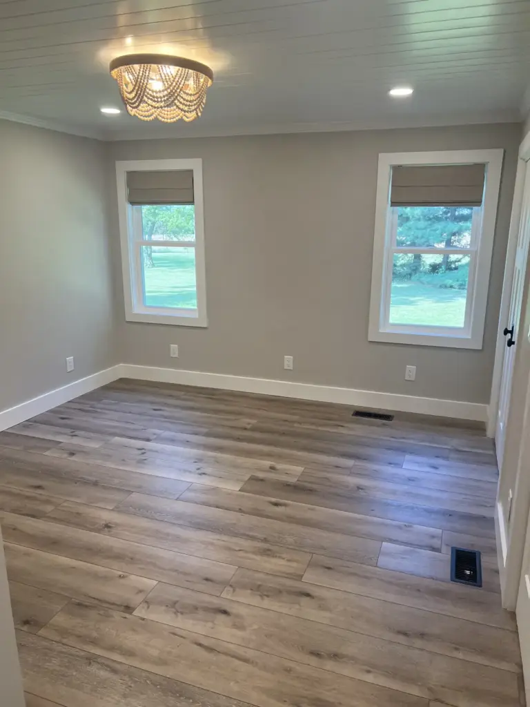 Living Area & Built Ins.